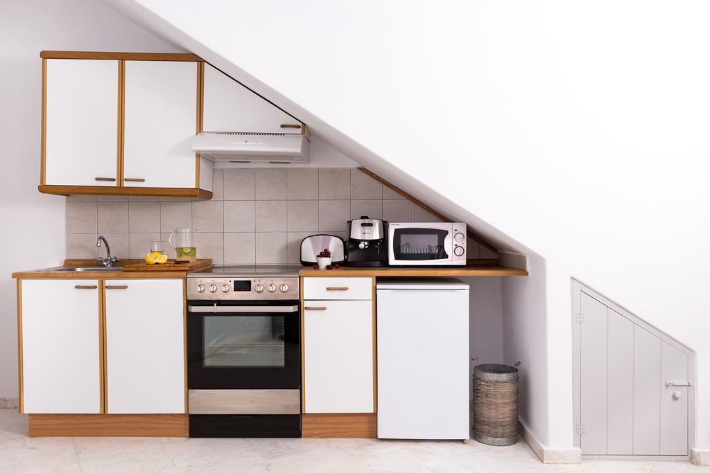 بلاتيس يالوس Bay Bees Sea View Suites & Homes الغرفة الصورة